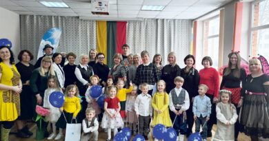 Jaunosius skaitovus subūrė meninio žodžio šventė „Keliauju vaikystės labirintais“ Jaunosius skaitovus subūrė meninio žodžio šventė „Keliauju vaikystės labirintais“