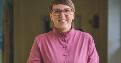 Naujoji „Atgimimo“ mokyklos direktorė Jolita Petkevičienė: „Svarbu auginti ne tik žinias, bet ir žmogų“ Naujoji „Atgimimo“ mokyklos direktorė Jolita Petkevičienė: „Svarbu auginti ne tik žinias, bet ir žmogų“