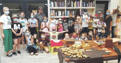 Druskininkų viešojoje bibliotekoje atgimė senoji knygrišystė Druskininkų viešojoje bibliotekoje atgimė senoji knygrišystė