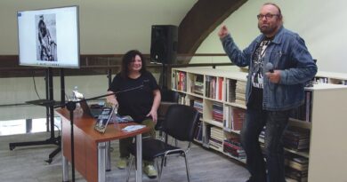 Praskleidėme Lietuvių estrados užsklandą Praskleidėme Lietuvių estrados užsklandą
