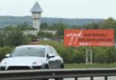 Šalies greitkeliuose – šmaikštūs stendai su raginimu: nepyk